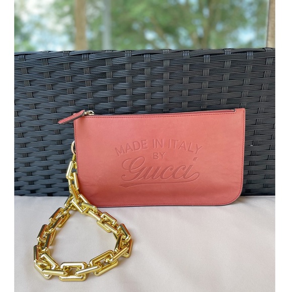 Gucci Zippy Pouch Wristlet w/Chunky Chain - Picture 13 of 13